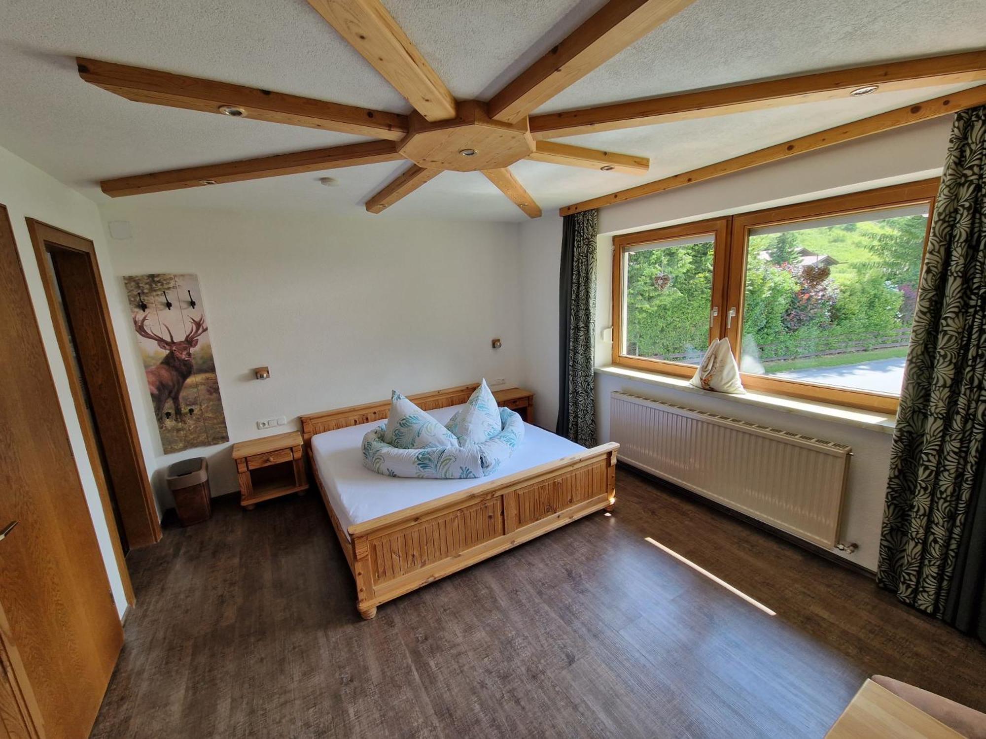 Gastehaus Schoeneweiss Apartment Ehrwald