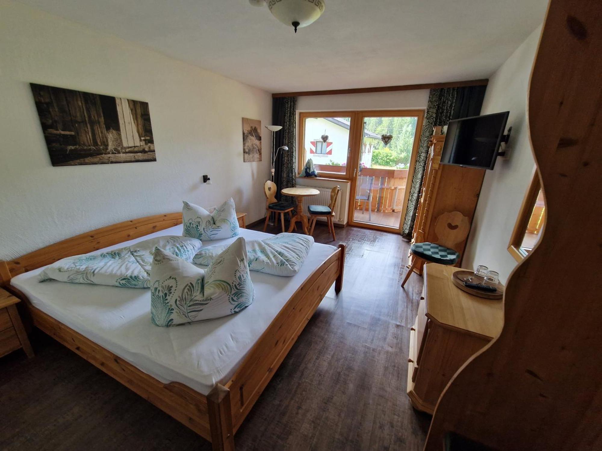 Gastehaus Schoeneweiss Apartment Ehrwald